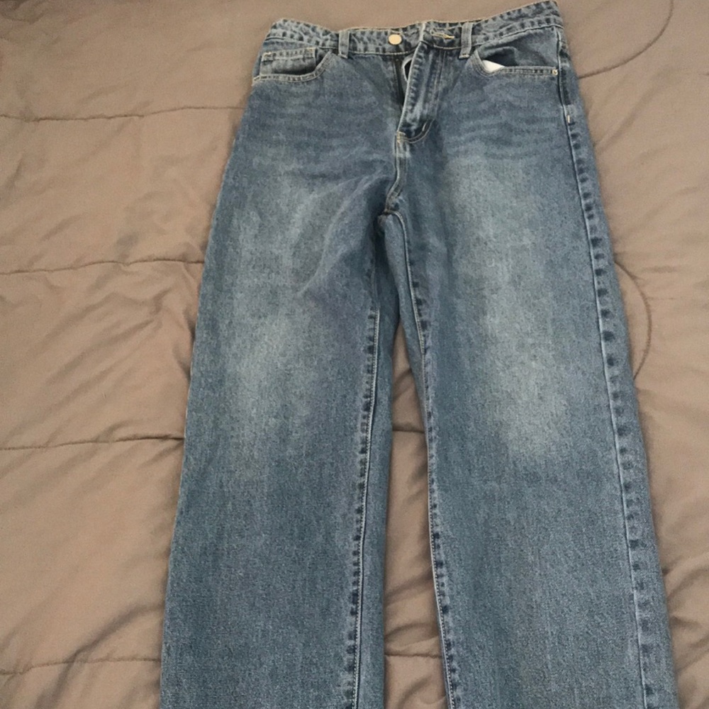 High waisted jeans